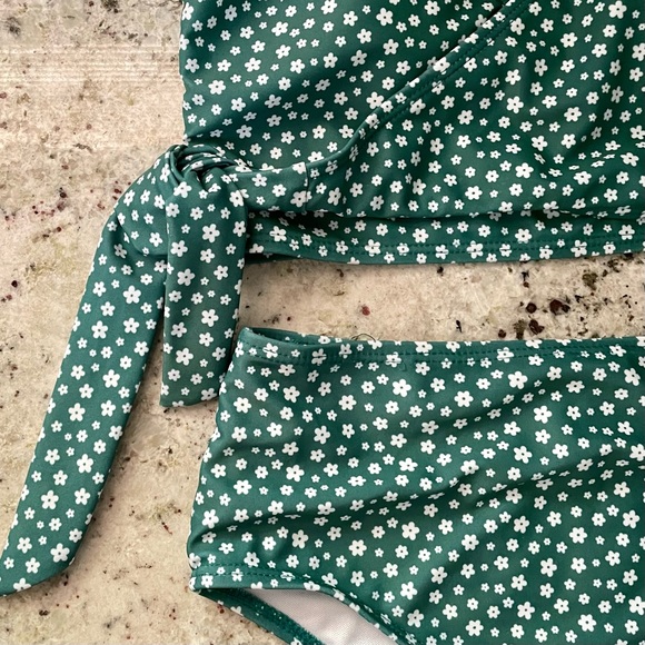 SHEIN Green Floral Swimsuit - Picture 3 of 7